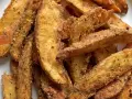 Patatas gajo crujientes y doradas, sazonadas con hierbas y especias. ¡Perfectas para picar!