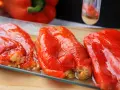 Pimientos asados en freidora de aire, jugosos y brillantes, listos para disfrutar.