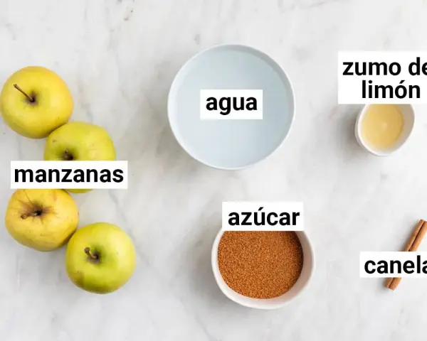 Ingredientes para compota de manzana: manzanas, agua, azúcar, zumo de limón y canela.