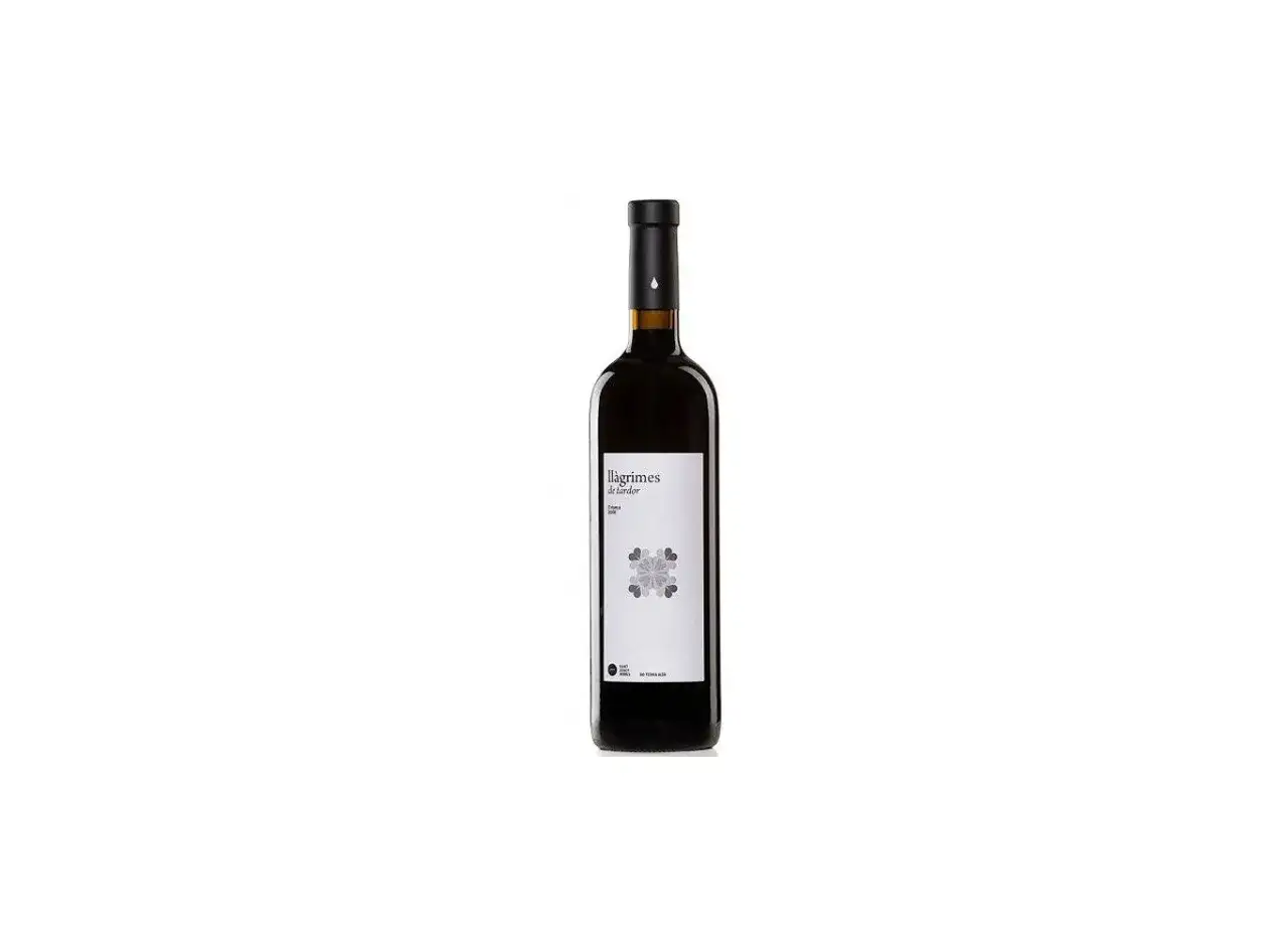 Botella de vino tinto con etiqueta